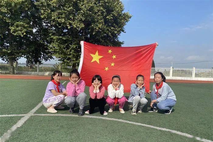 玉山县自然资源局召开年轻干部座谈会